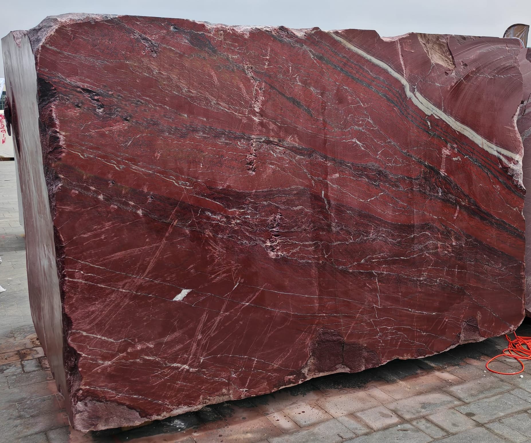 Rosso Laguna